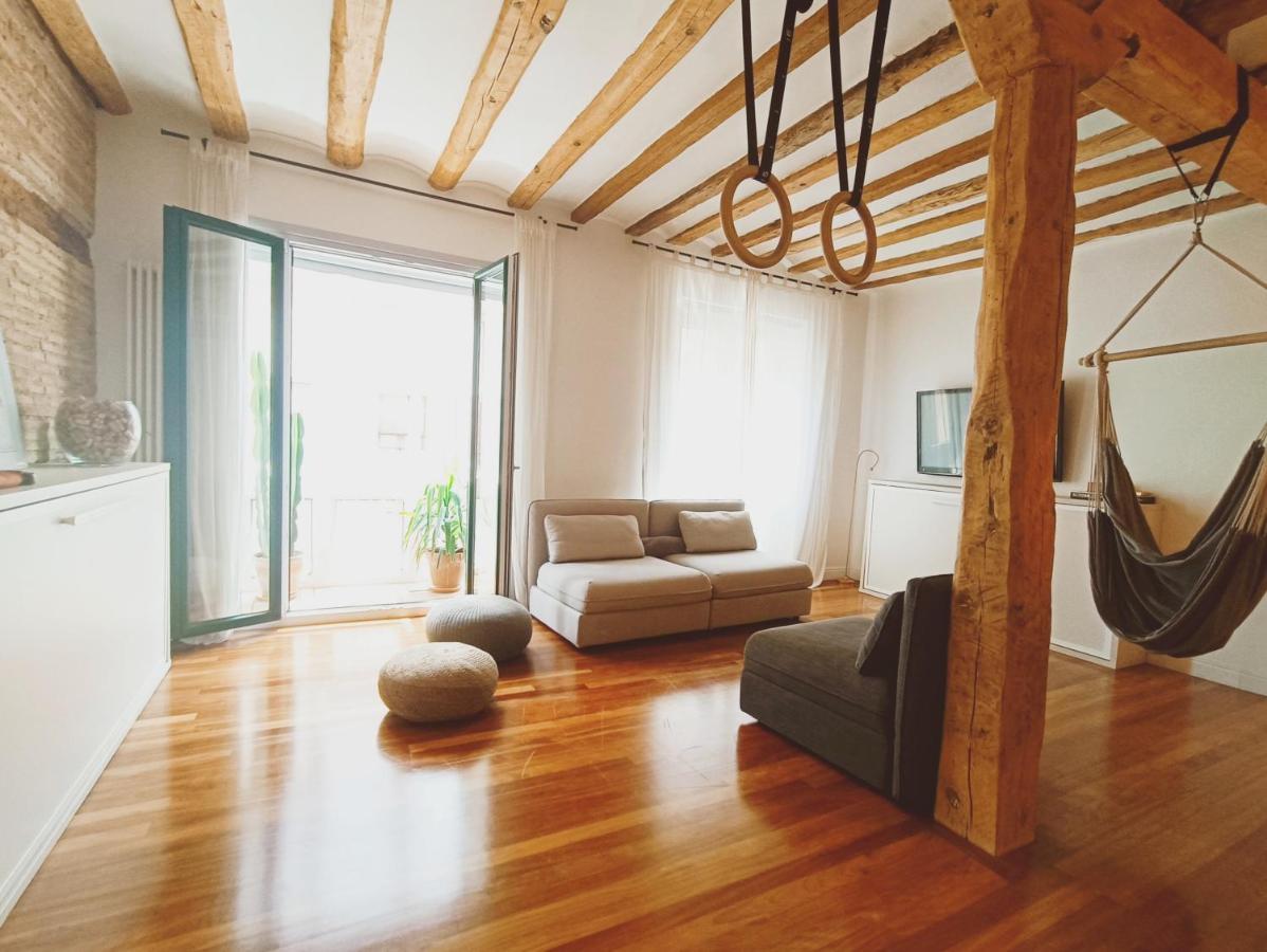 Lux Wood Loft With Air Con & Lift Διαμέρισμα Λογκρόνο Εξωτερικό φωτογραφία