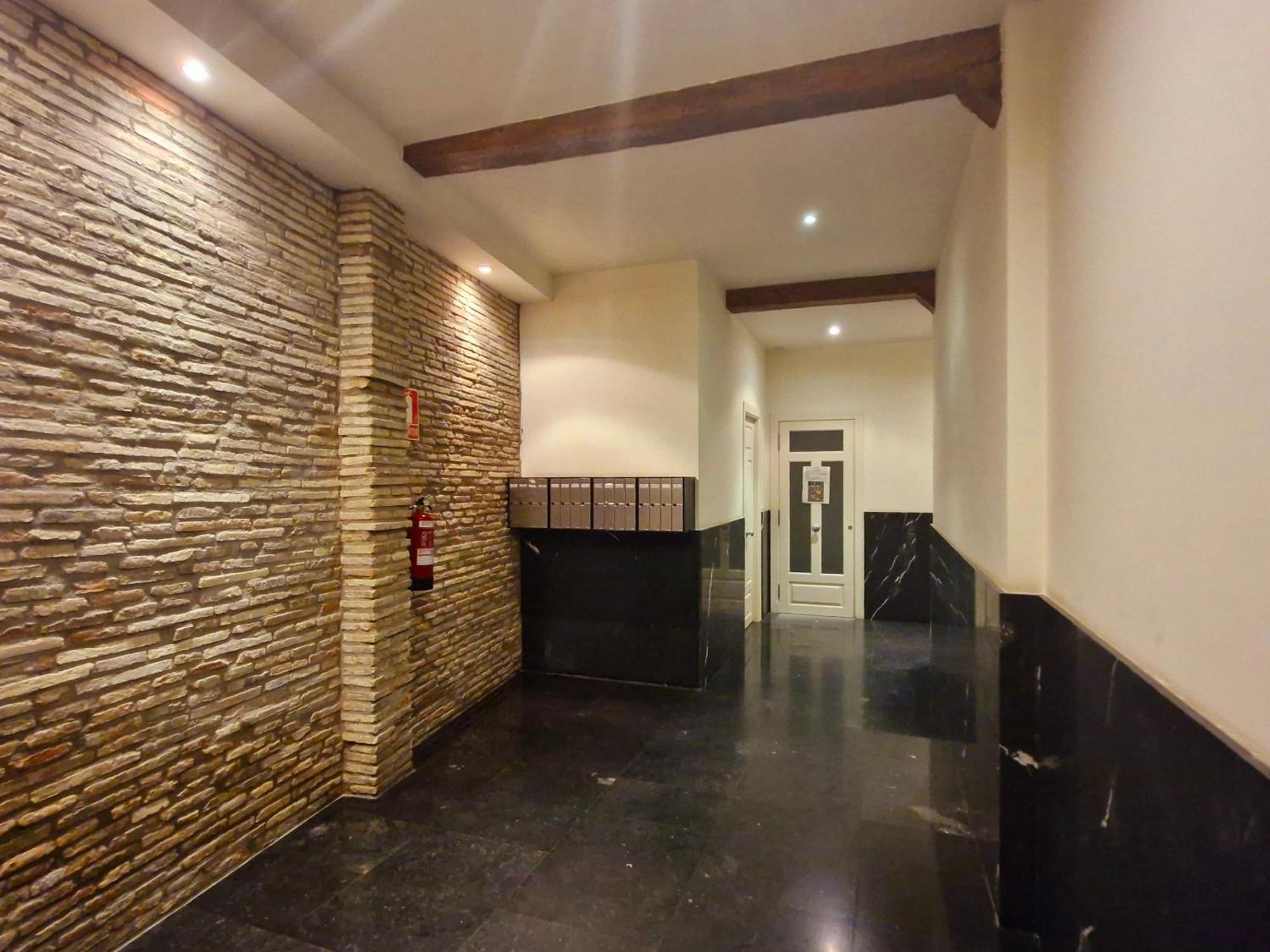 Lux Wood Loft With Air Con & Lift Διαμέρισμα Λογκρόνο Εξωτερικό φωτογραφία