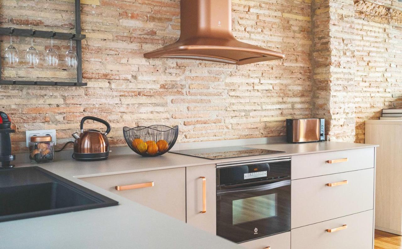 Lux Wood Loft With Air Con & Lift Διαμέρισμα Λογκρόνο Εξωτερικό φωτογραφία
